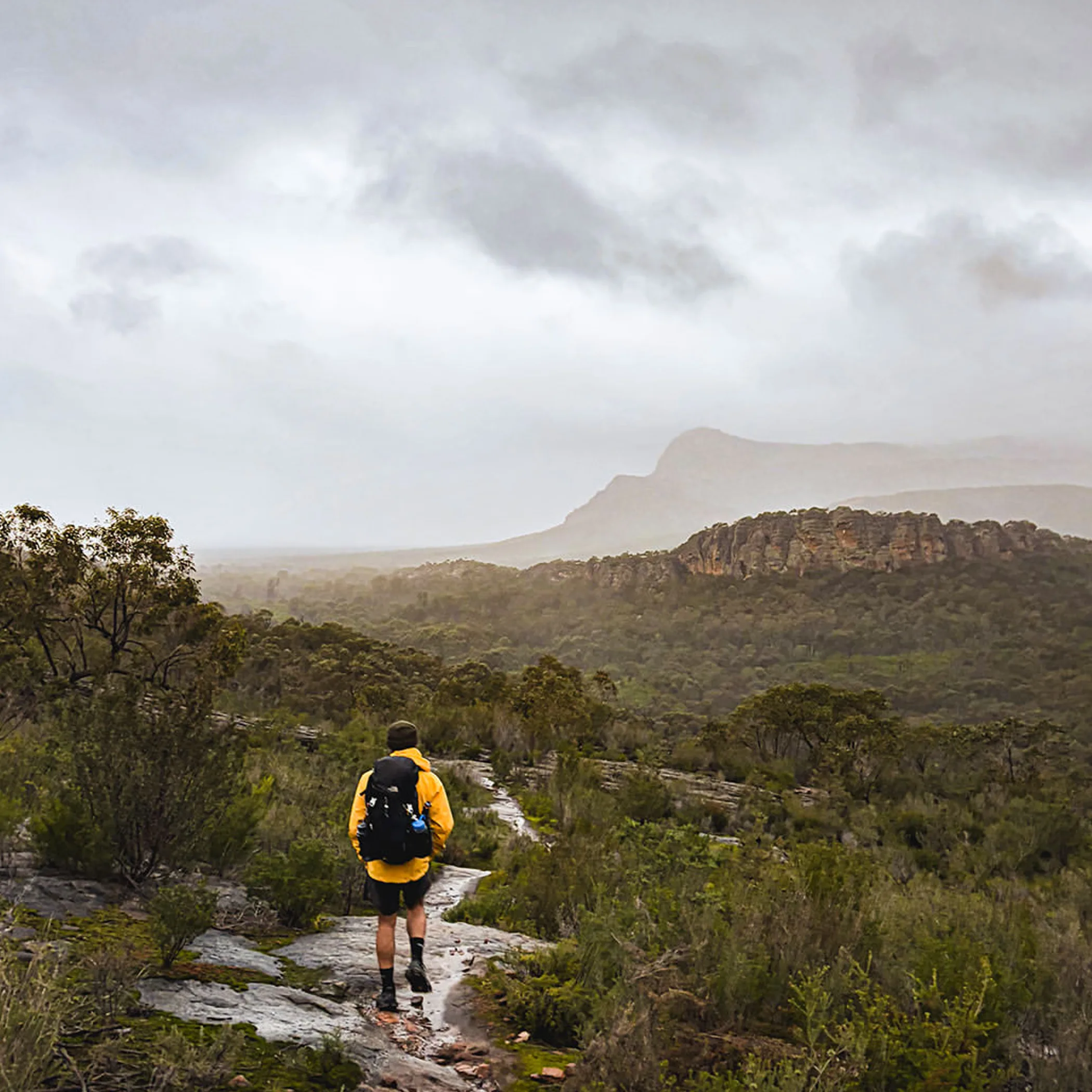 hiking in the grampians